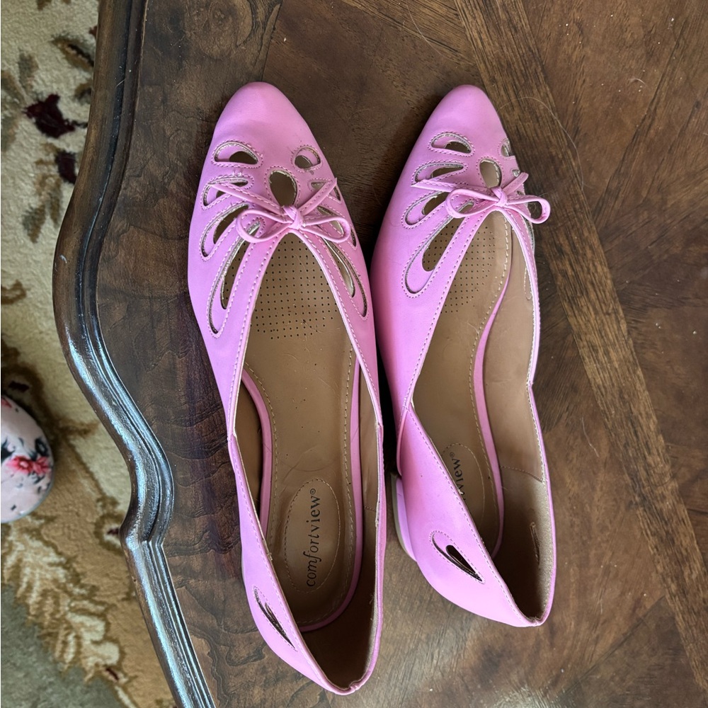 2 pairs Comfortview Women's shoes 9w